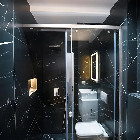 Silver Stone Апартаменты Гирокастра
